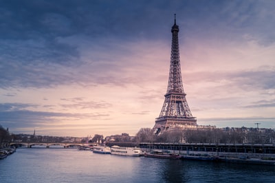 埃菲尔铁塔,法国巴黎
